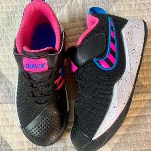 Girls Nike team hustle quick!